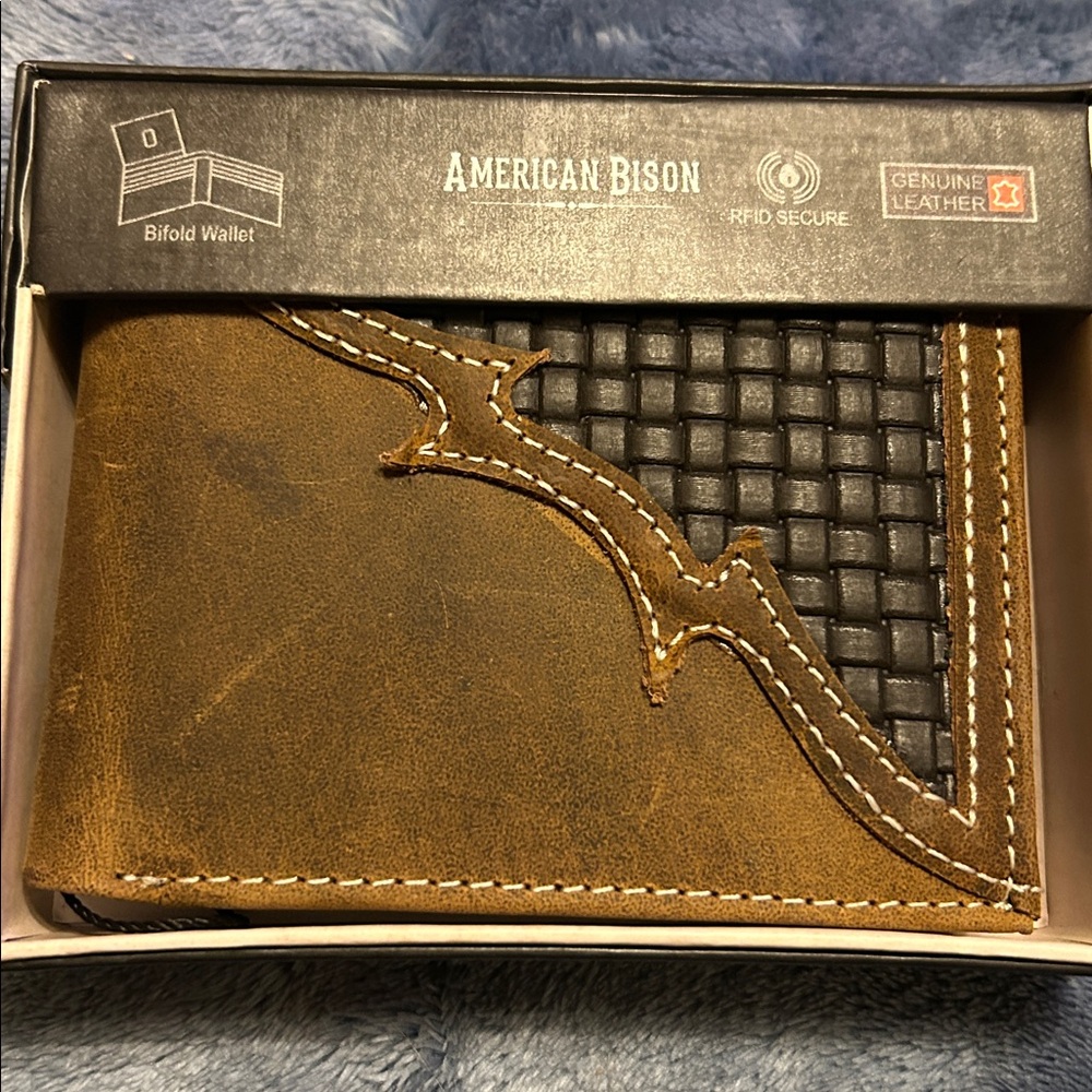 AMERICAN BISON Genuine Brown w/ black Leather Wallet Stitching Bifold Western